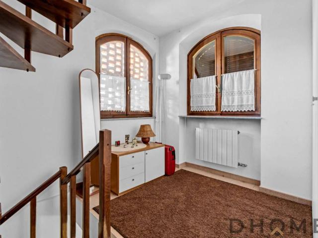 Villa in vendita a Caravate VA