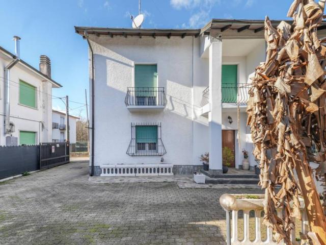 Villa in vendita a Cardano al Campo VA