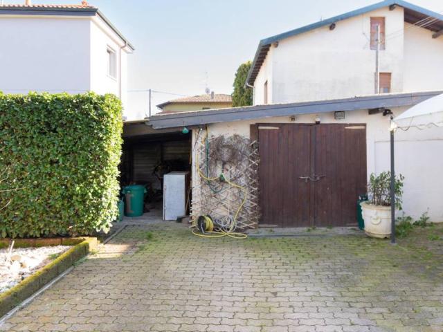 Villa in vendita a Cardano al Campo VA
