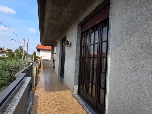 Villa in vendita a Cardano al Campo VA