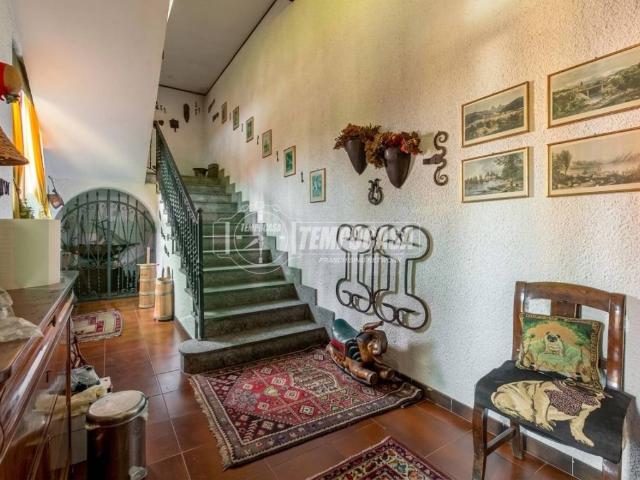 Villa in vendita a Cardano al Campo VA