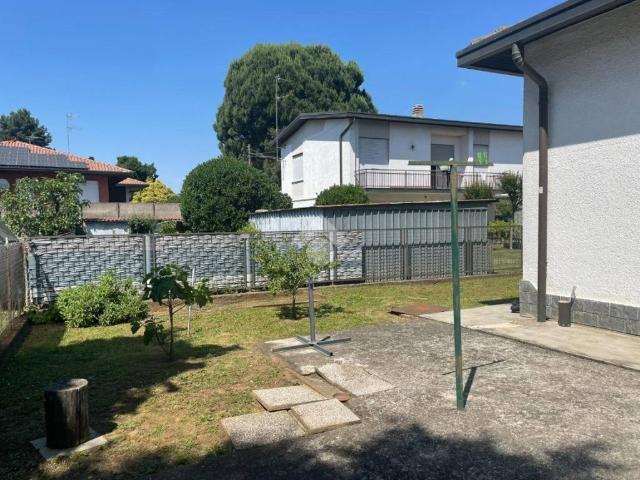 Villa in vendita a Cardano al Campo VA