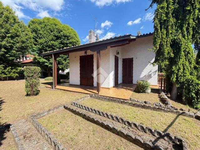 Villa in vendita a Carenno LC