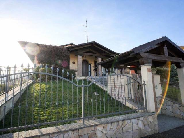 Villa in vendita a Caresanablot VC