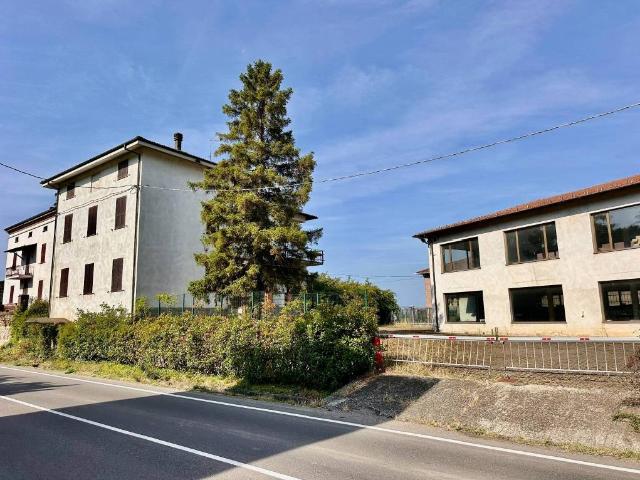 Villa in vendita a Carezzano AL