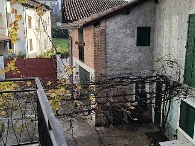Villa in vendita a Carezzano AL
