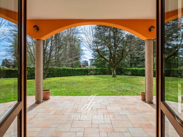 Villa in vendita a Carimate CO