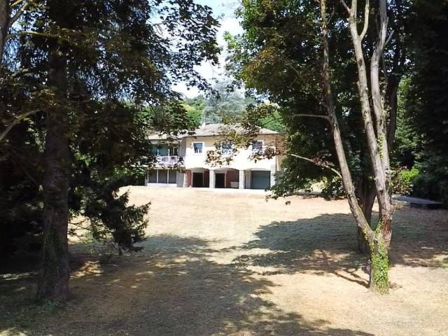 Villa in vendita a Carimate CO