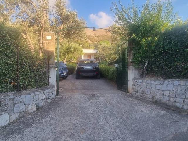 Villa in vendita a Carini PA
