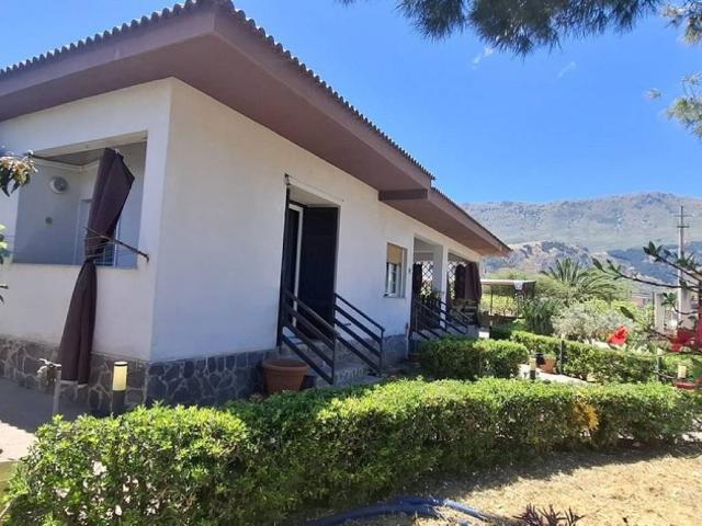 Villa in vendita a Carini PA