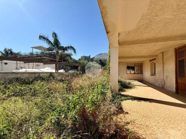 Villa in vendita a Carini PA