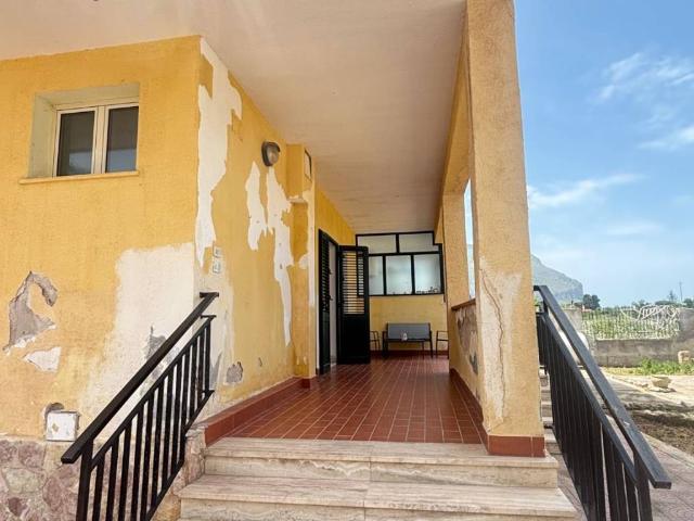 Villa in vendita a Carini PA
