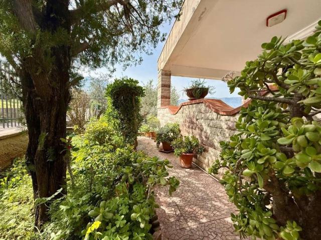Villa in vendita a Carini PA