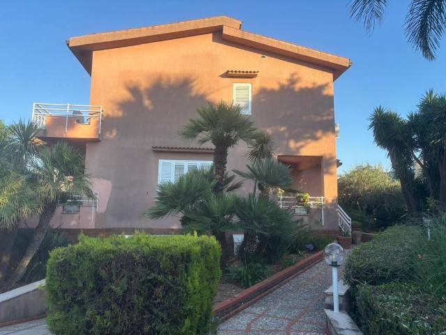 Villa in vendita a Carini PA
