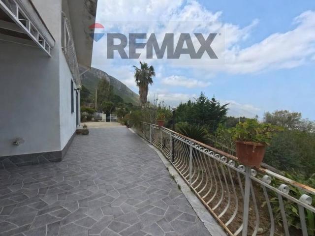 Villa in vendita a Carini PA