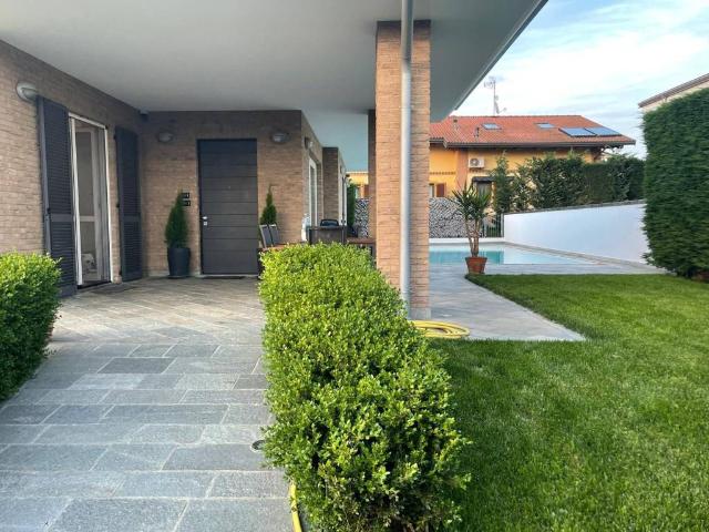 Villa in vendita a Carignano TO