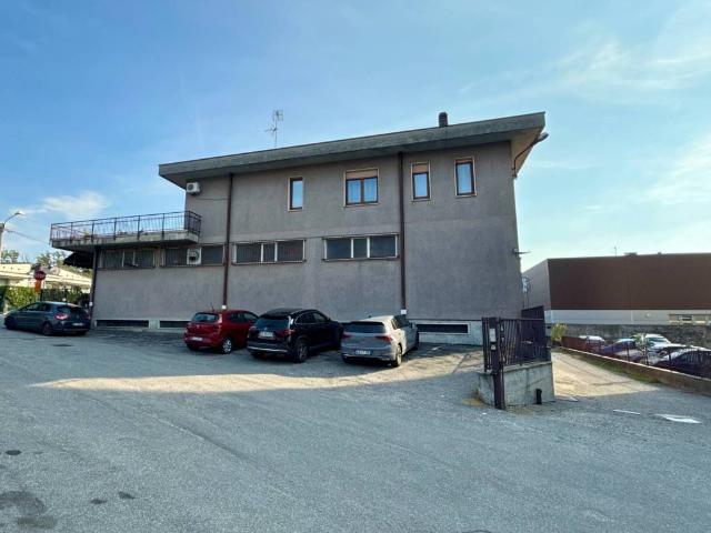 Villa in vendita a Caronno Varesino VA