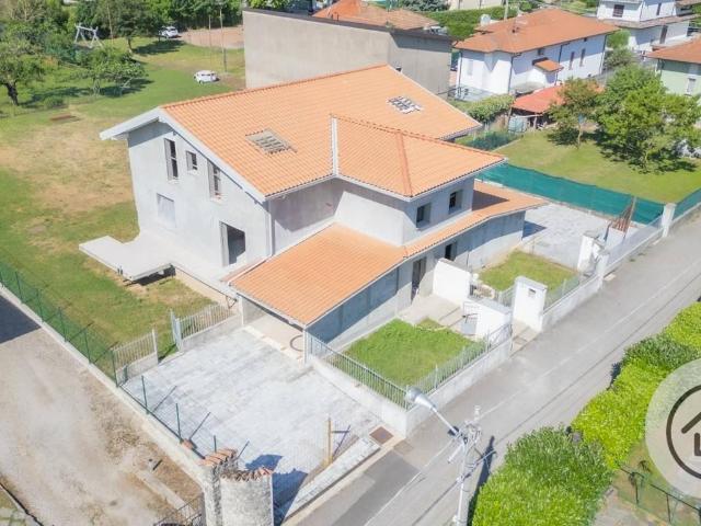 Villa in vendita a Caronno Varesino VA