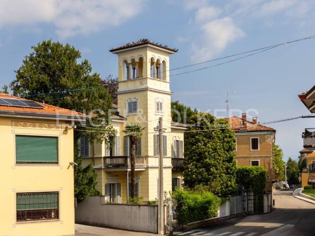 Villa in vendita a Caronno Varesino VA