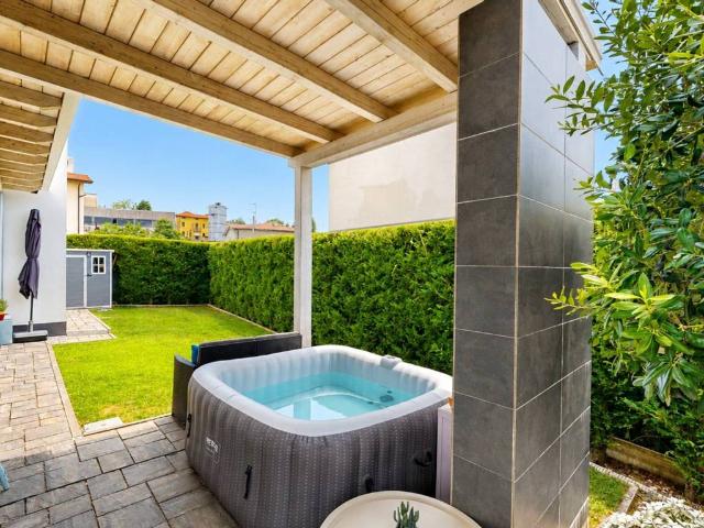 Villa in vendita a Caronno Varesino VA