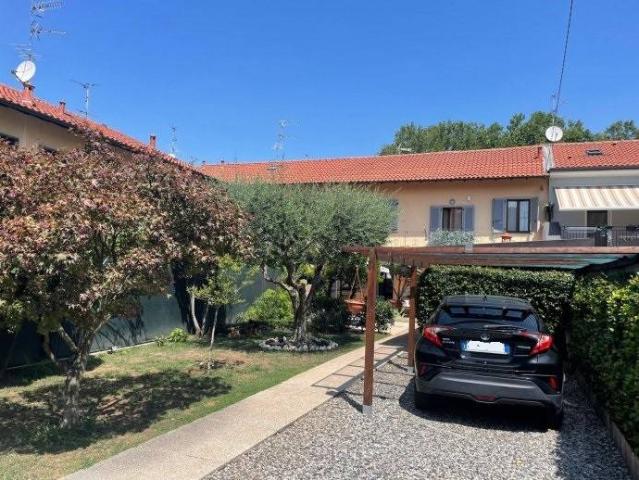 Villa in vendita a Caronno Pertusella VA