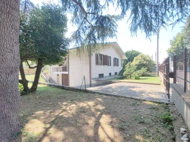 Villa in vendita a Caronno Pertusella VA