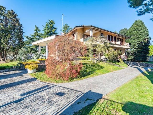 Villa in vendita a Caronno Pertusella VA