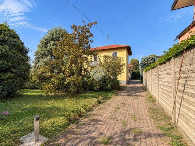Villa in vendita a Caronno Pertusella VA