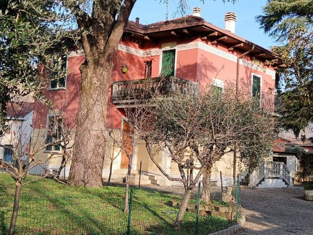 Villa in vendita a Carobbio degli Angeli BG