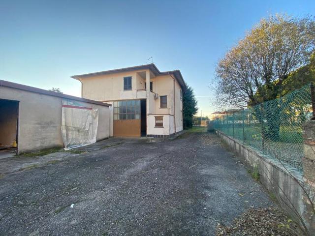 Villa in vendita a Carobbio degli Angeli BG
