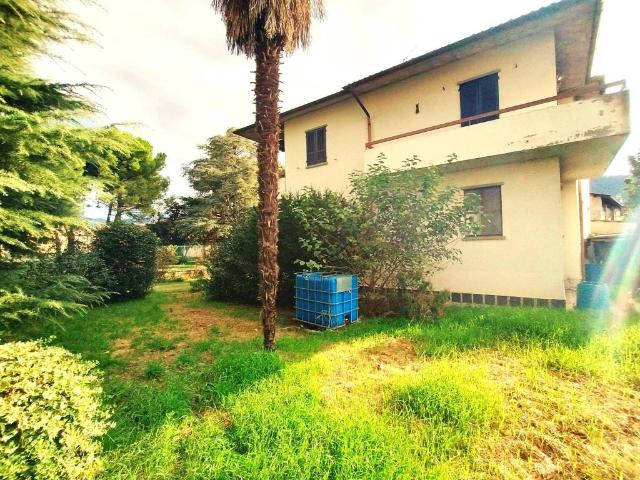 Villa in vendita a Carobbio degli Angeli BG