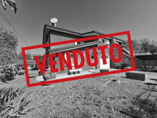 Villa in vendita a Carlino UD
