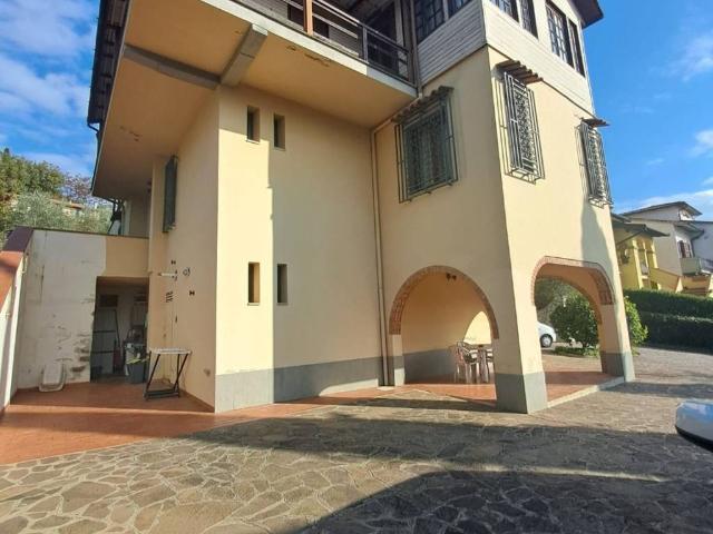 Villa in vendita a Carmignano PO