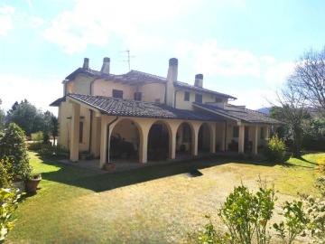 Villa in vendita a Carmignano PO