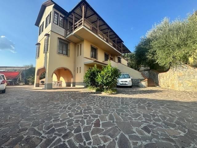 Villa in vendita a Carmignano PO