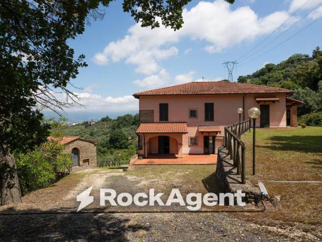 Villa in vendita a Carmignano PO