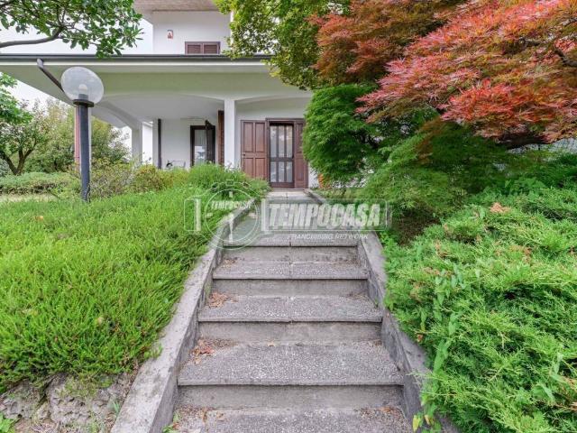 Villa in vendita a Carnate MB