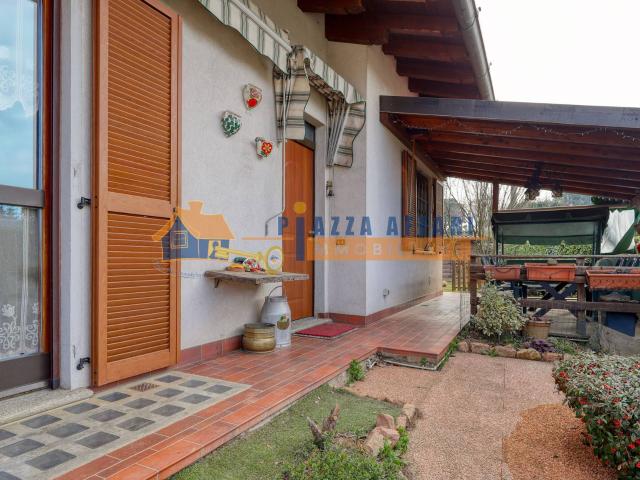 Villa in vendita a Carnago