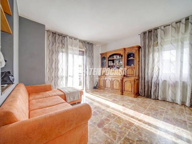 Villa in vendita a Carnago VA