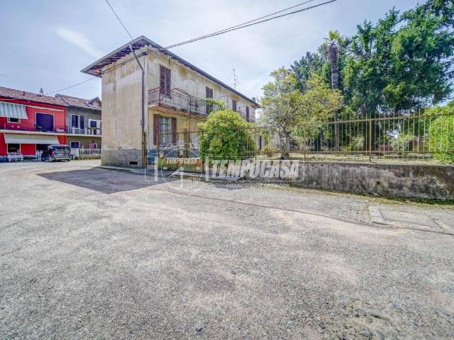 Villa in vendita a Carnago VA