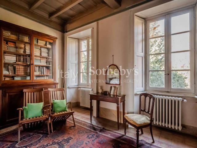 Villa in vendita a Carnago VA