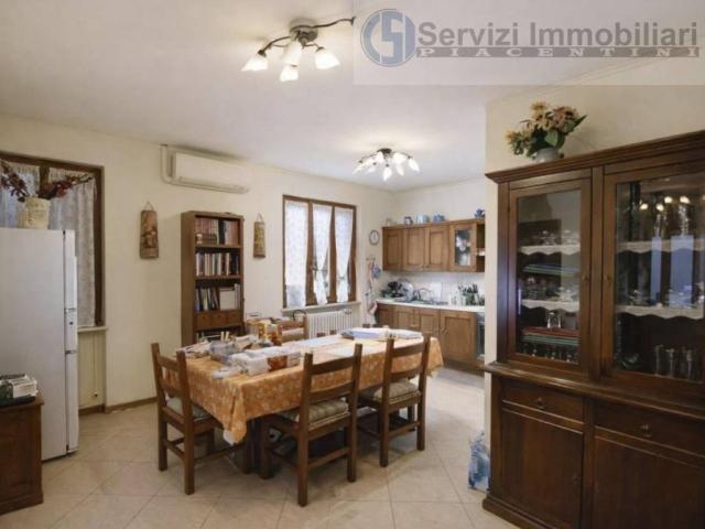 Villa in vendita a Carpaneto Piacentino PC