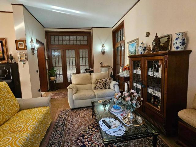Villa in vendita a Carpaneto Piacentino PC