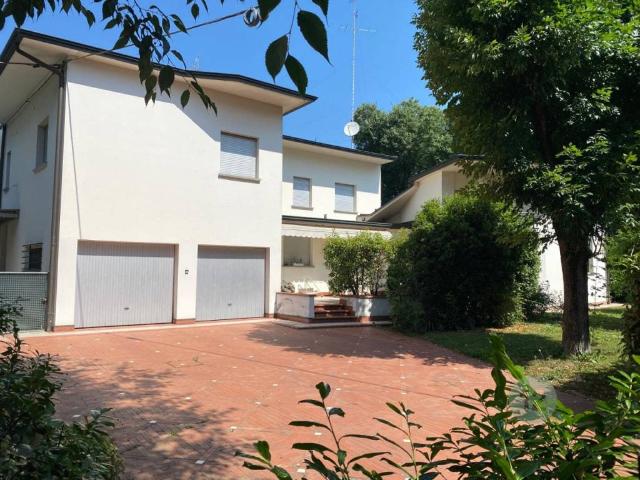 Villa in vendita a Carpi MO