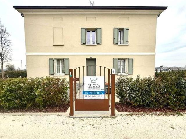 Villa in vendita a Carpi MO