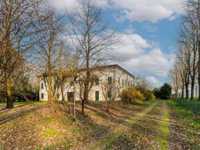 Villa in vendita a Carpi MO