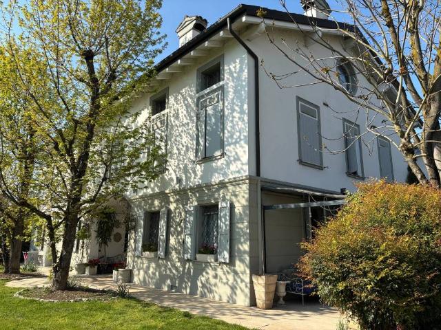 Villa in vendita a Carpi MO