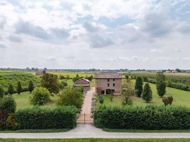 Villa in vendita a Carpi MO