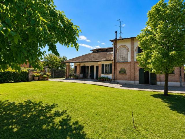 Villa in vendita a Carpi MO