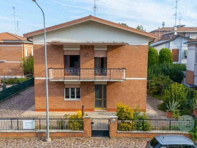 Villa in vendita a Carpi MO